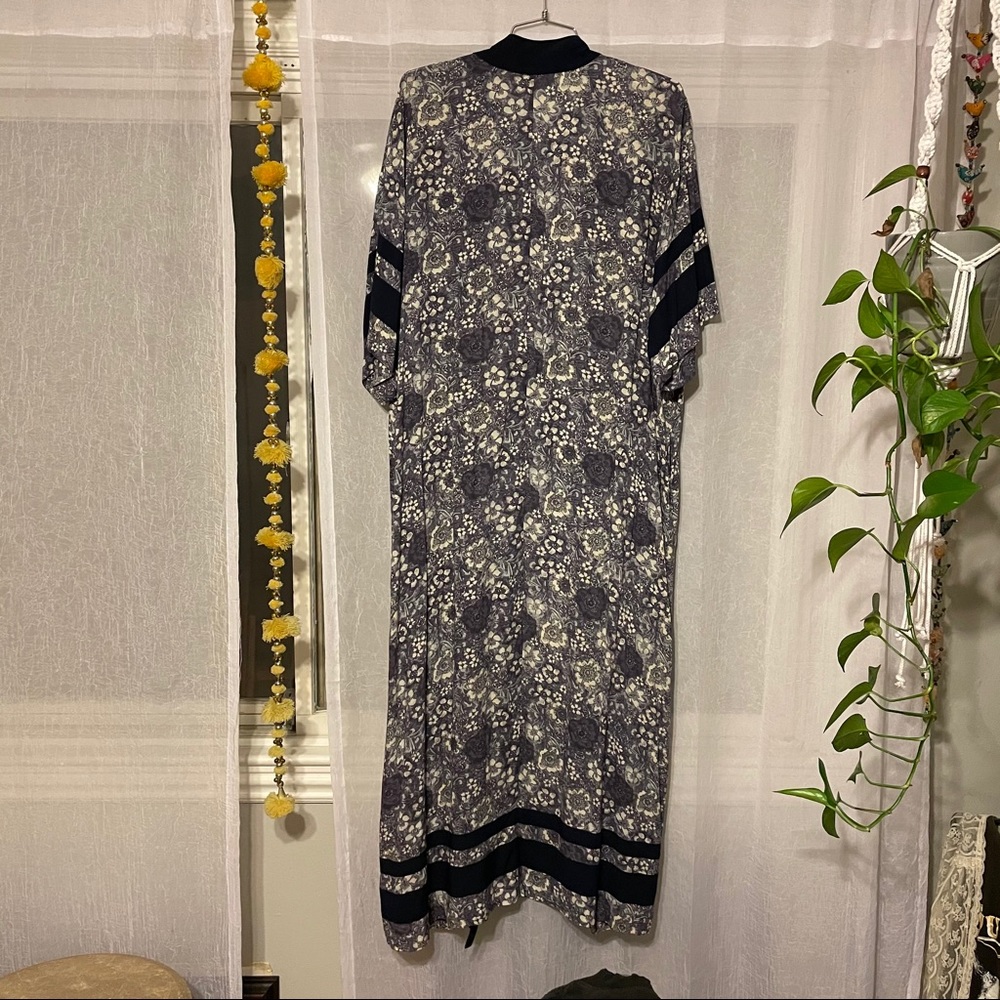 Maxi length Daisy Throw - Picture 2 of 5